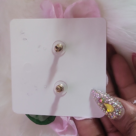 Flower EARRINGS - Picture 4 of 5